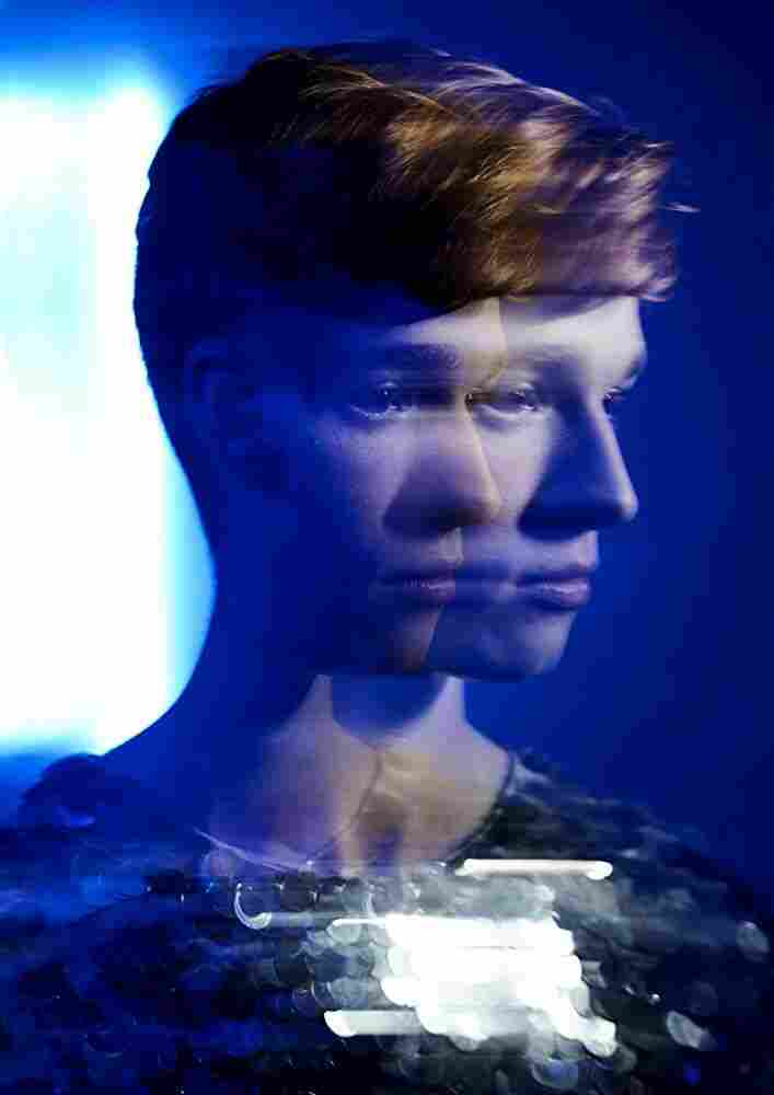 Блестки в голубой комнате 2019